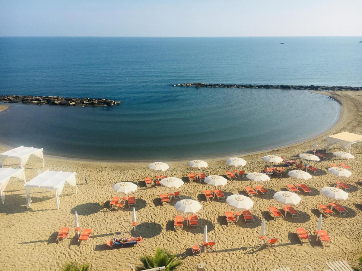 Hotel Del Sole Margherita Di Savoia Eksteriør bilde